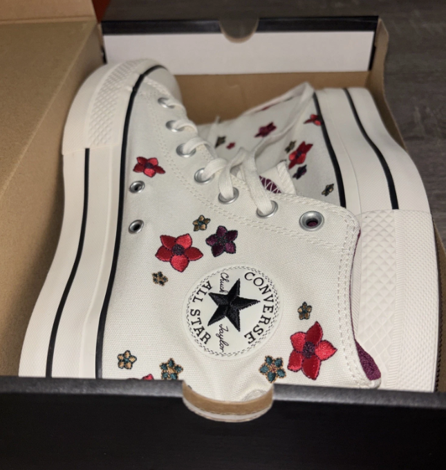 NWB Converse women's Egret/red/frozen Acai embordered flowers